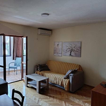 Malo Brdo Apartment Подгорица Екстериор снимка