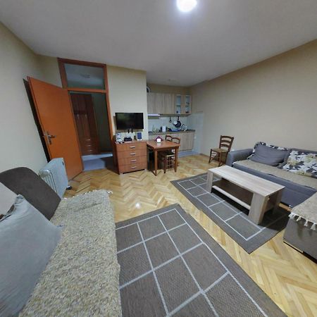 Malo Brdo Apartment Подгорица Екстериор снимка
