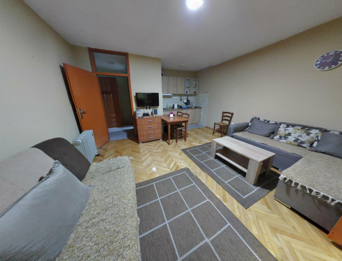 Malo Brdo Apartment Подгорица Екстериор снимка