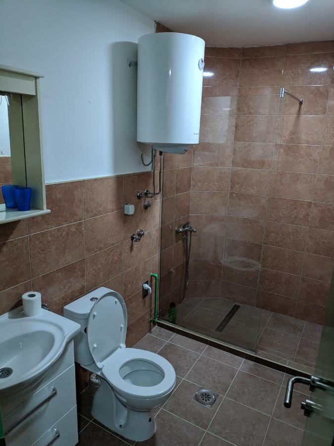Malo Brdo Apartment Подгорица Екстериор снимка